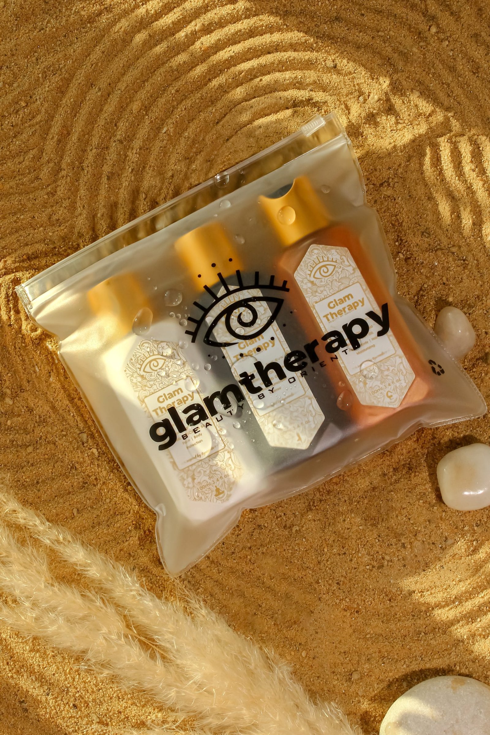 Glam Therapy Empire of The Sun serisinde bulunan 50 SPF Nemlendirici Güneş kremi, Bronzlaştırıcı Masaj Yağı ve Işıltılı Kuru yağ ile yazın tadını çıkarın!